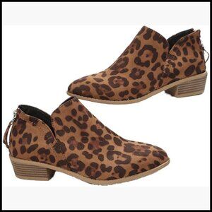 Leather Ankle Booties with Chunky Heel and Side V-Cut Design